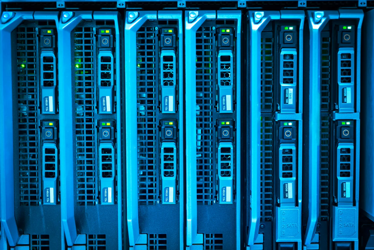 Data center liquid cooling